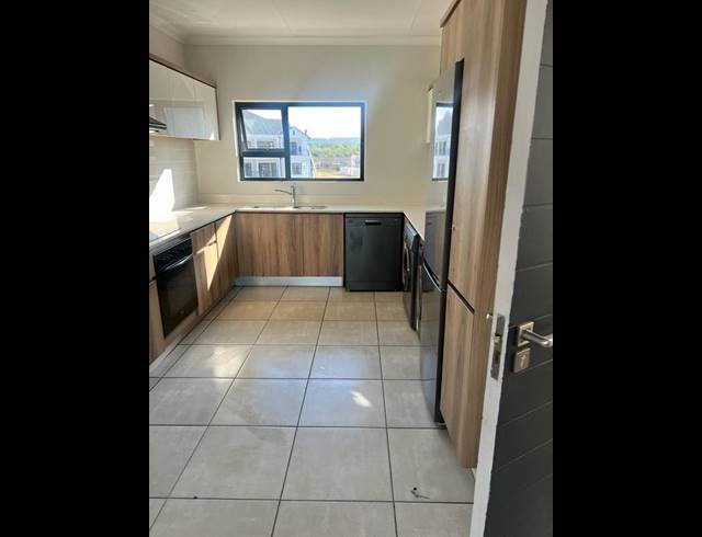 2 BEDROOM APARTMENT FOR SALE IN SILVER LAKES